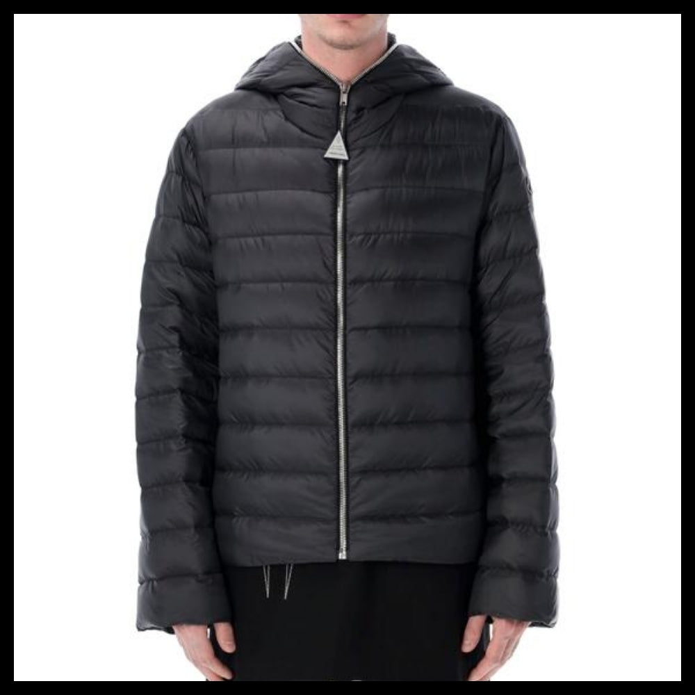 【MONCLER】Black Puffer Jacket 26PMU01F1A09M8114