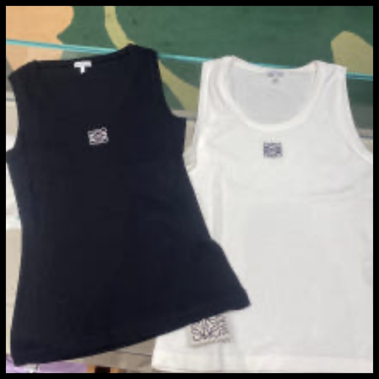 【LOEWE】Anagram Embroidered Logo Sleeveless Crop Top