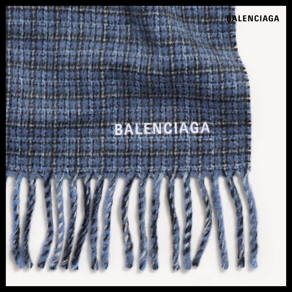 【BALENCIAGA】Hooded Scarf