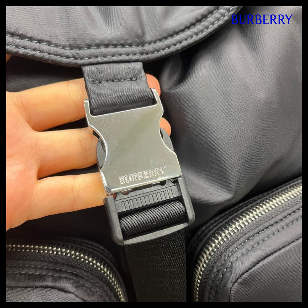 【Burberry】Lettering Logo Pocket Nylon Medium Rucksack