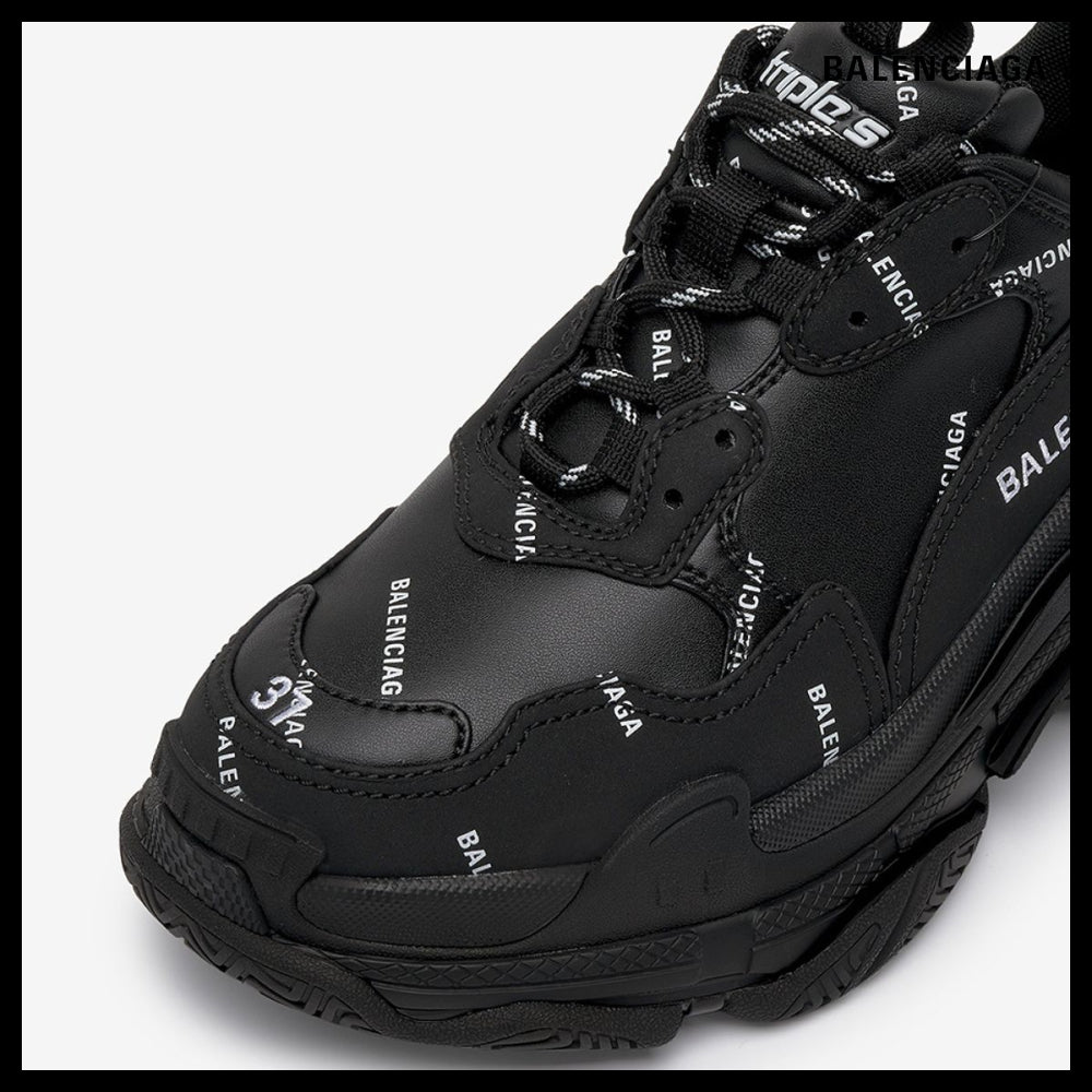 【BALENCIAGA】Triple S Sneaker Allover Logo Black