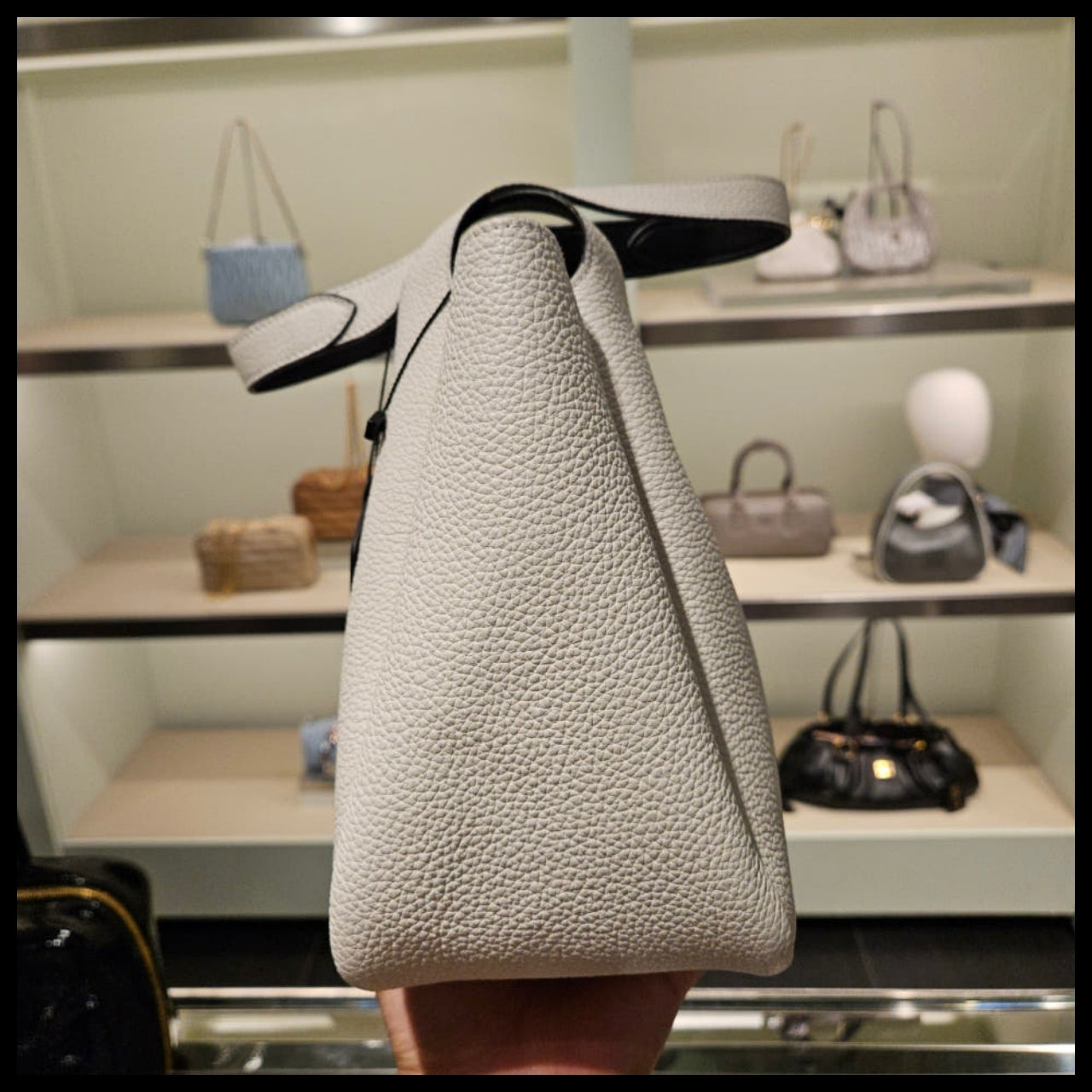 【PRADA】Sequsilver-tone logo daino leather tote bag white