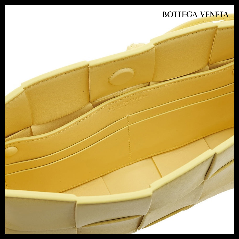 【BOTTEGA VENETA】Women's Cassette Shoulder Bag