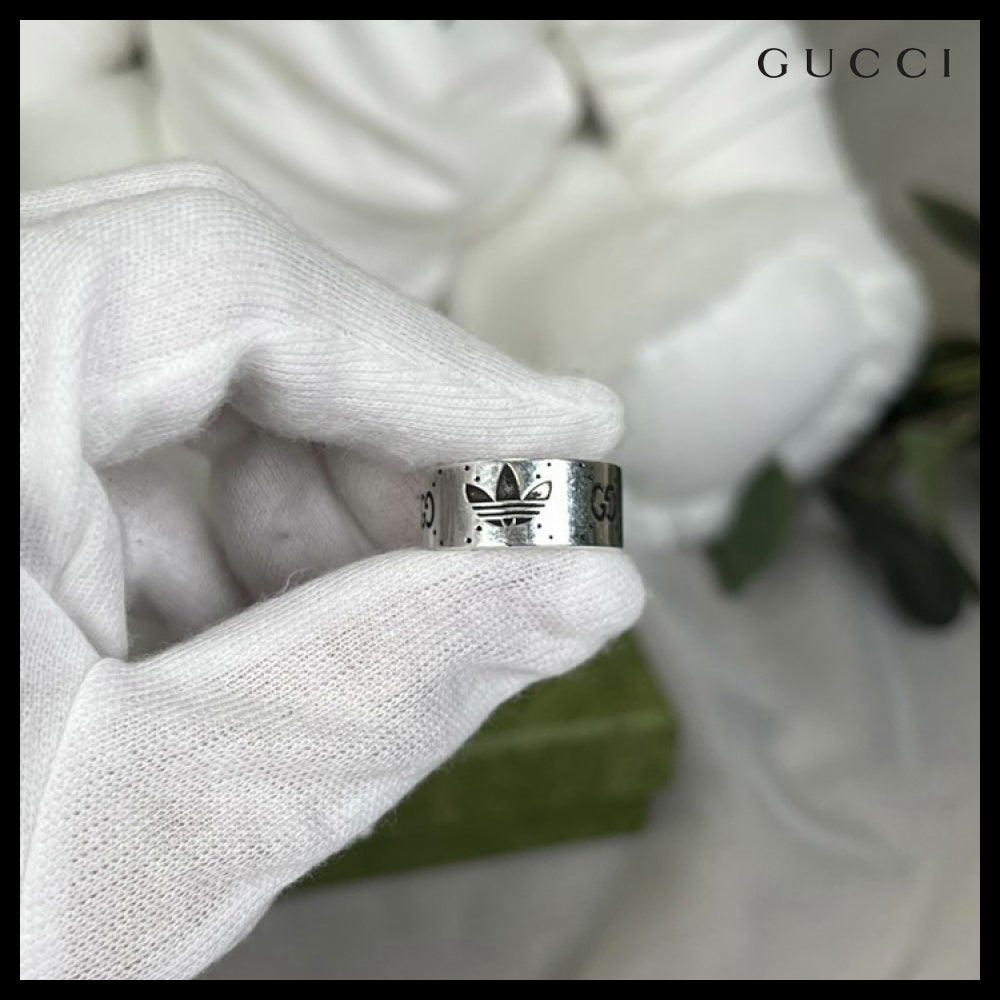 【GUCCI】GUCCI X Adidas Trefoil GG Engraving Sterling Wide