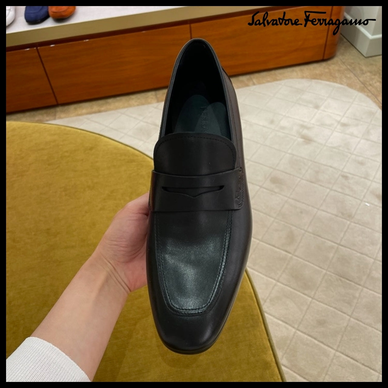 【FERRAGAMO】GRAY LEATHER PENNY LOAFERS BLACK