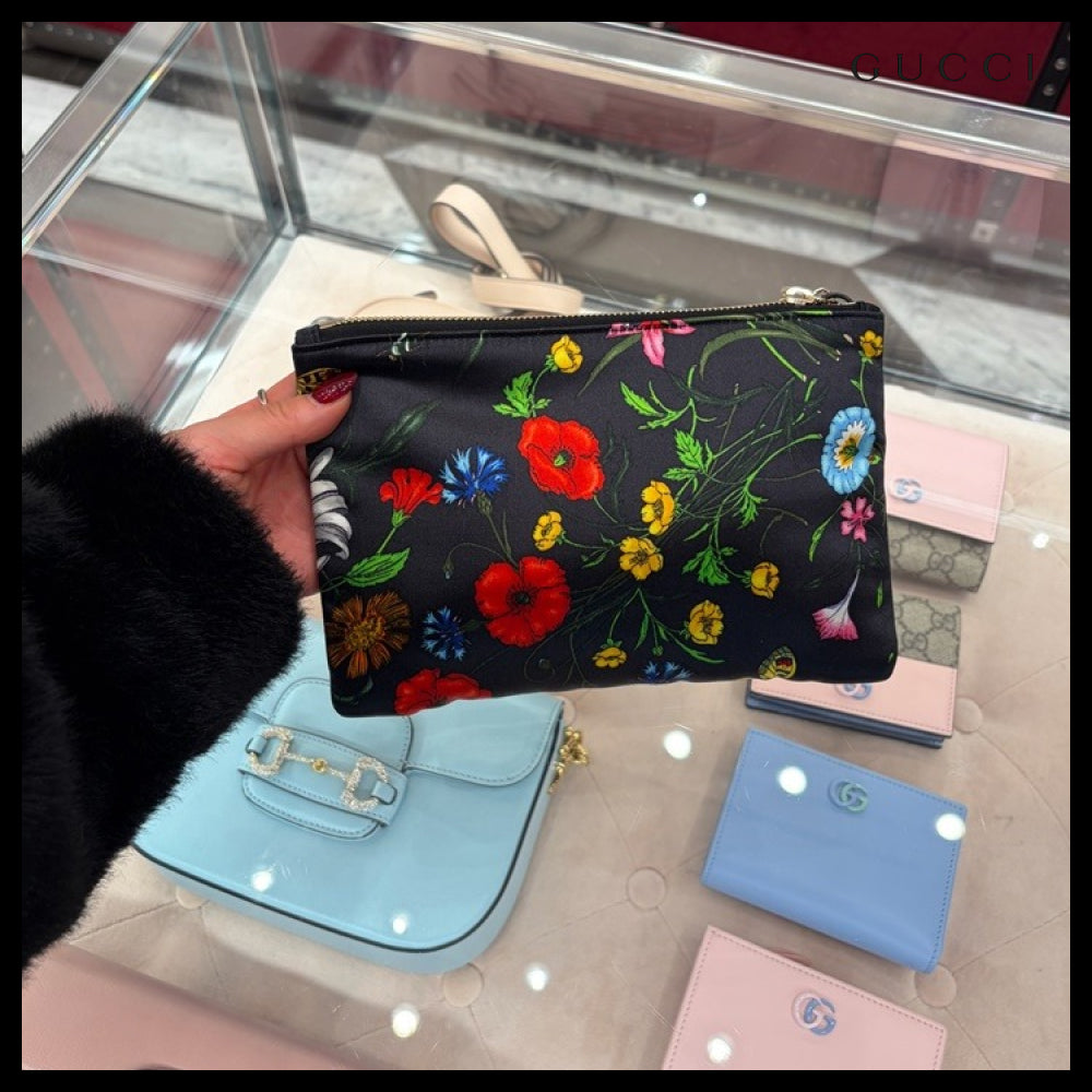 【GUCCI】GG Marmont Flora Print Small Pouch Black Multi