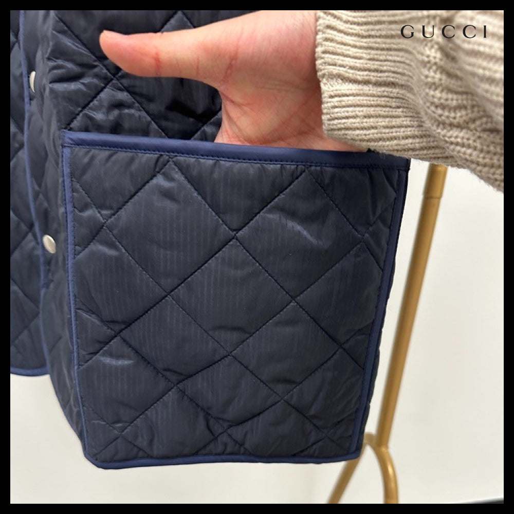 【GUCCI】Logo Patch Quilted Nylon Vest Navy