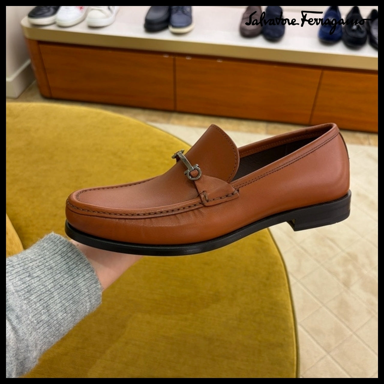 【FERRAGAMO】ROLO 22 GANCINI LEATHER LOAFERS CAMEL