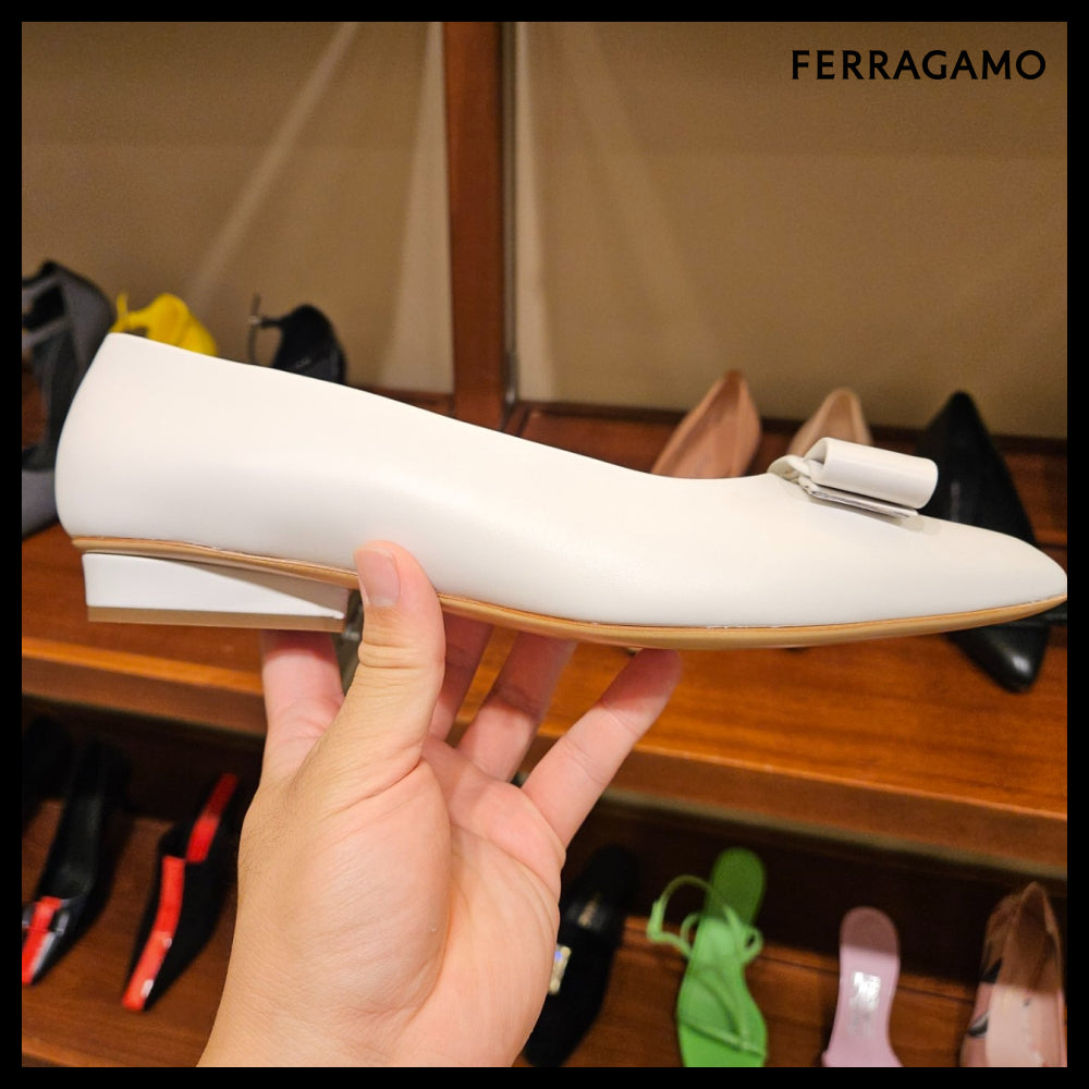【Ferragamo】VIVA NEW ballerina flat shoes white