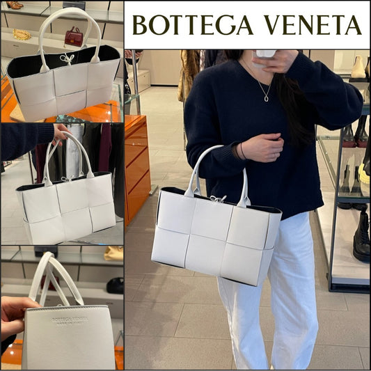 【アウトレット 正規品】Bottega Veneta - Arco Medium Handbag