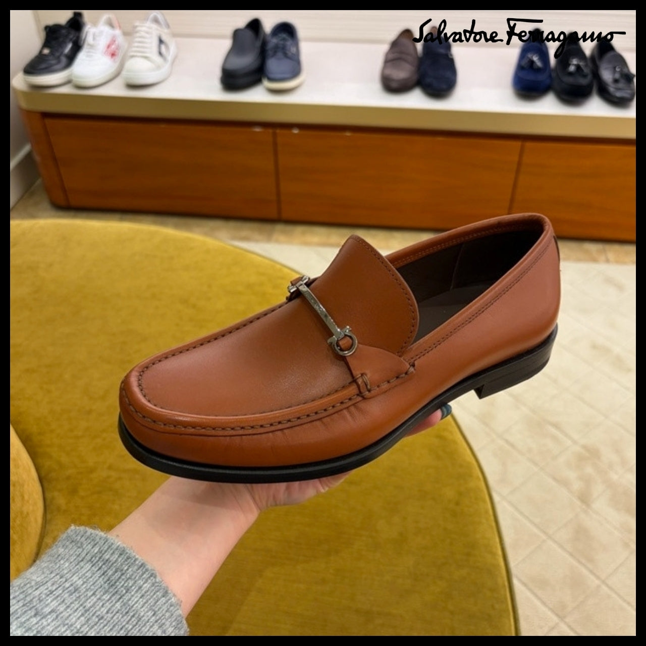 【FERRAGAMO】ROLO 22 GANCINI LEATHER LOAFERS CAMEL