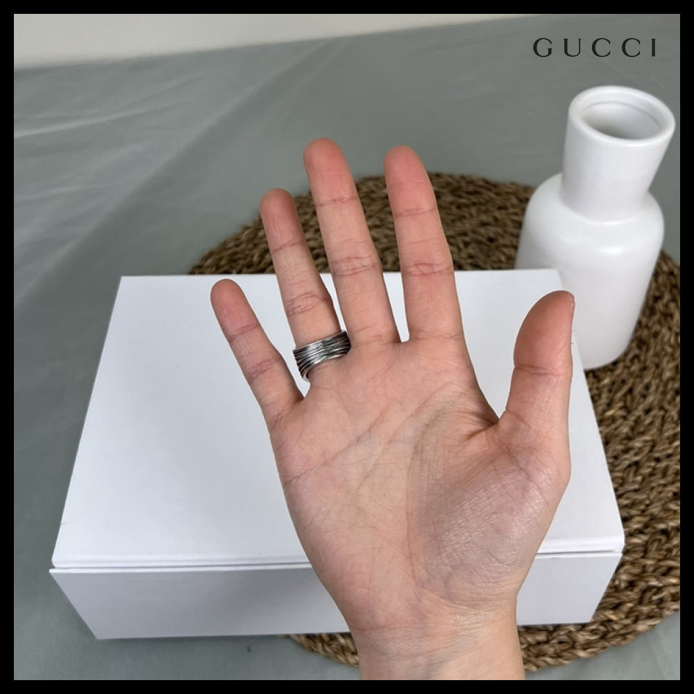 【GUCCI】Engraved Heart Sterling Ring Black