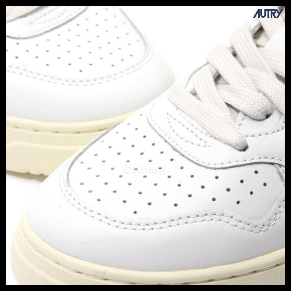 【AUTRY】Medalist Low Leather Sneakers