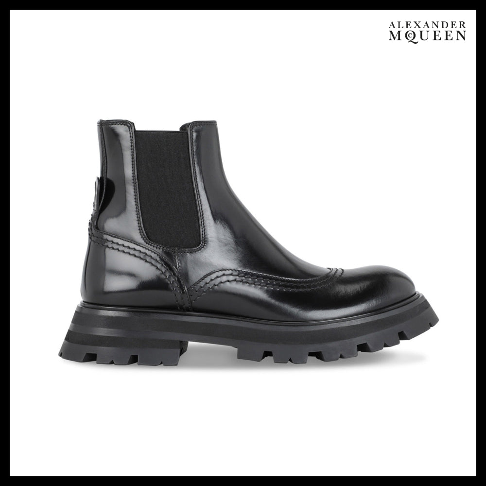 【Alexander Mcqueen】Wander Chelsea Boots in Core Black