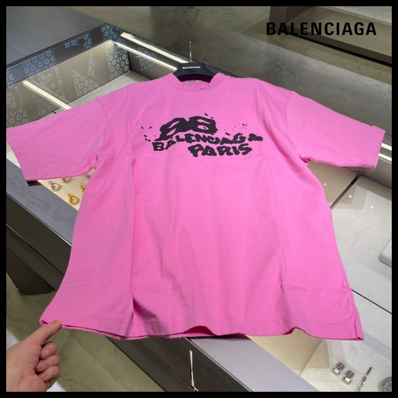 ★Balenciaga アウトレット セール ★Hand-Drawn BB IconT-Shirt