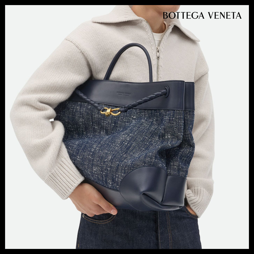 ◆BOTTEGA VENETA◆LARGE ANDIAMO TOTE BAG NAVY WHITE SPACE