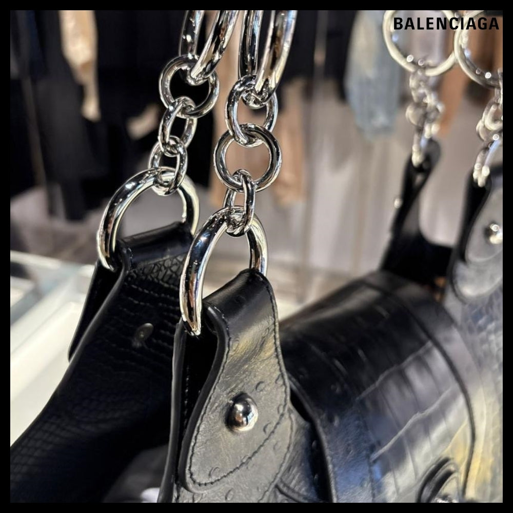 【BALENCIAGA】Essex Medium Bowling Bag