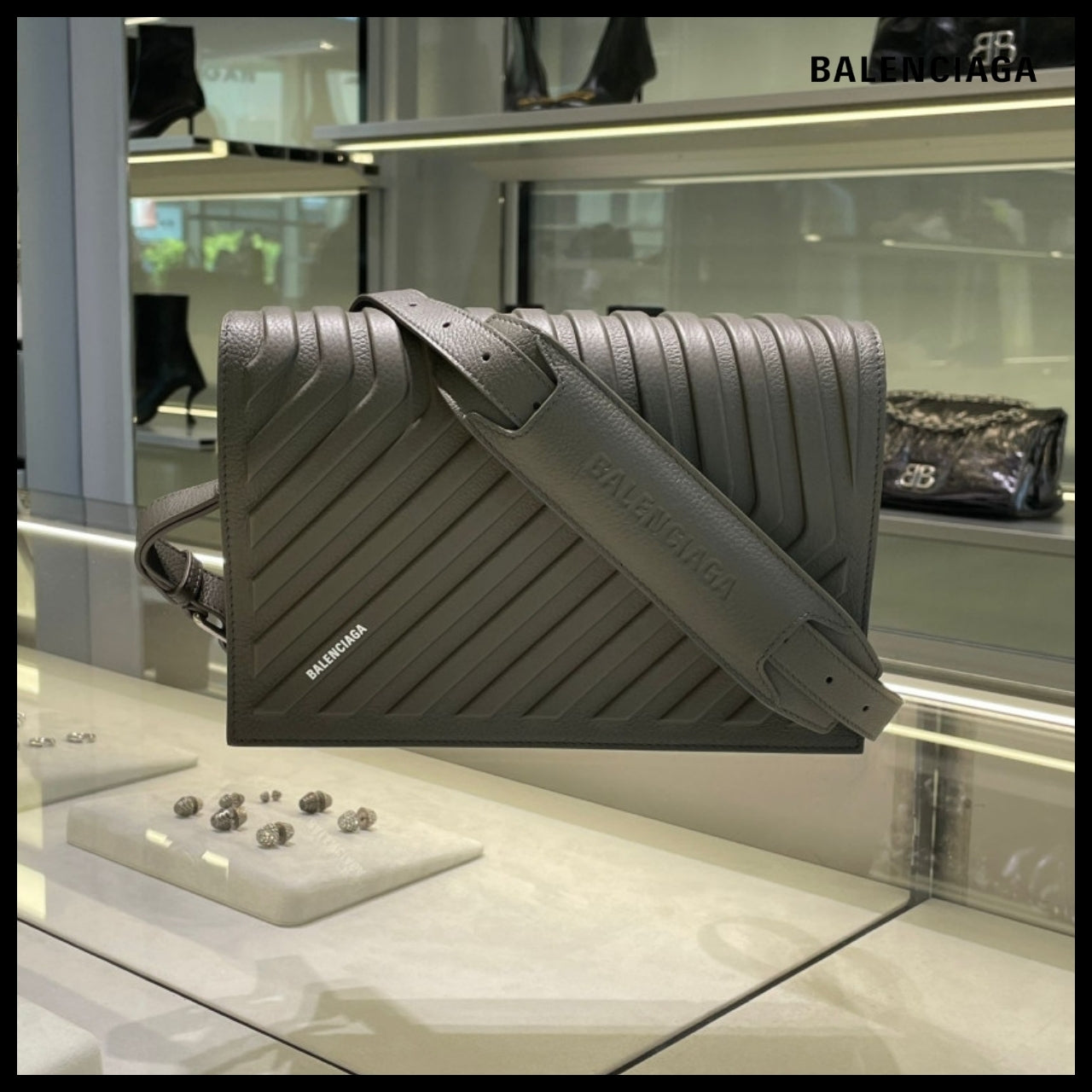 【BALENCIAGA】Car Flap Bag with Strap Khaki