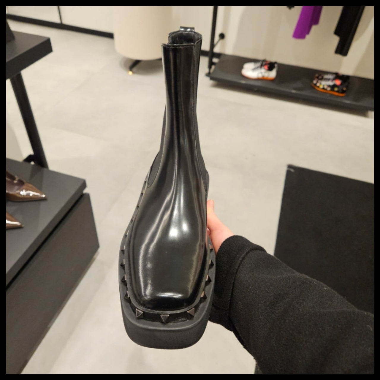 【Valentino】Women’s Rockstud leather Chelsea boots black
