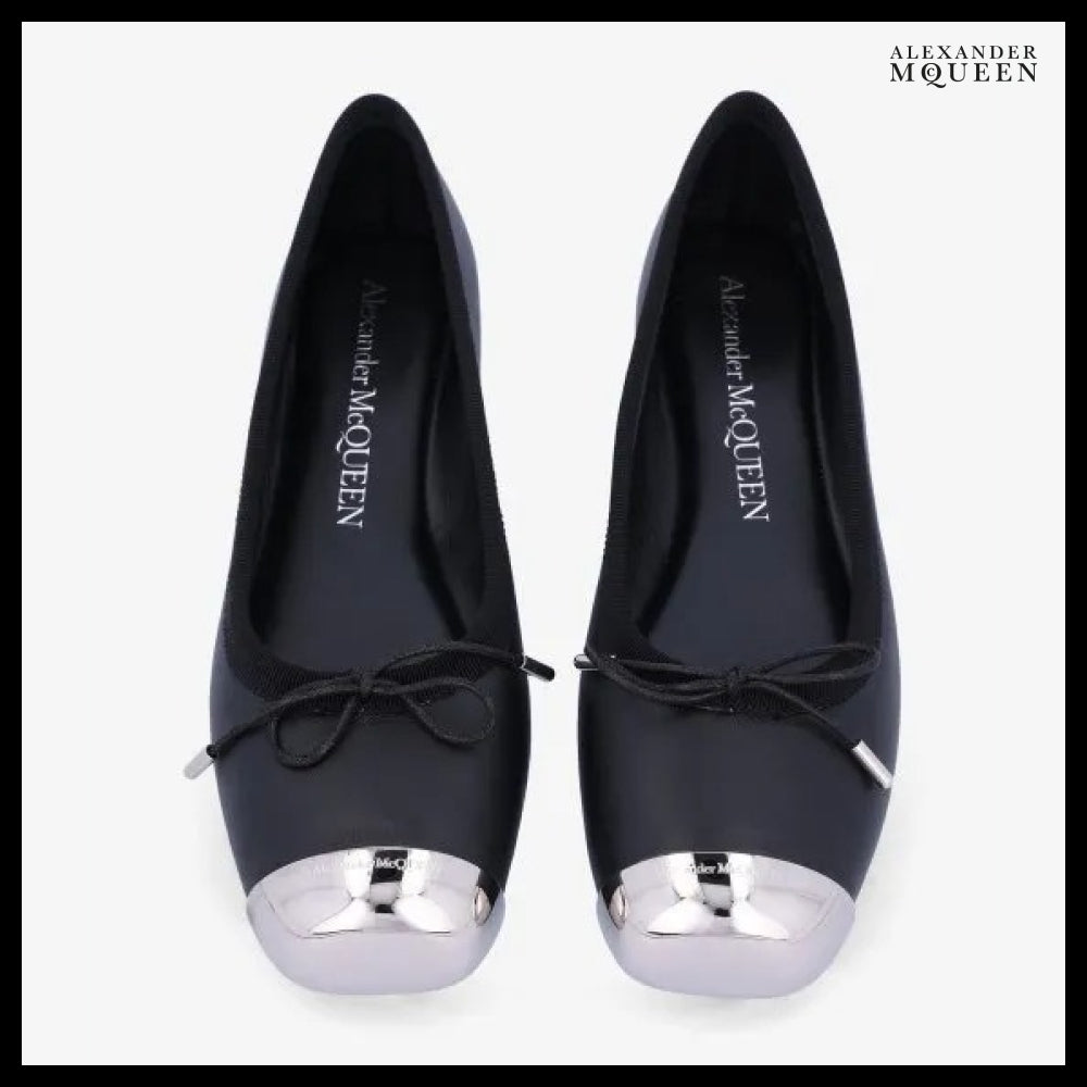 【Alexander Mcqueen】Metal-Toe Leather Flat Shoes Black