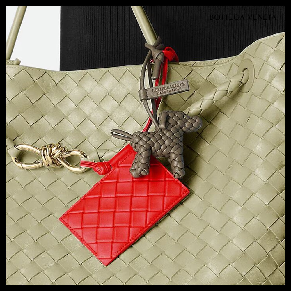 【BOTTEGA VENETA】Intrecciato Stamp Badge Holder 4 Colors