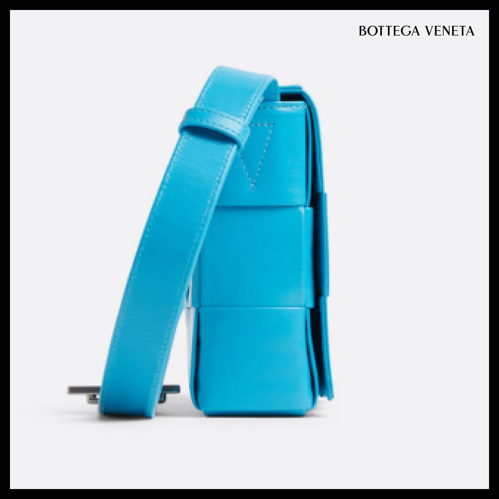 【BOTTEGA VENETA】Cassette Bag Pool
