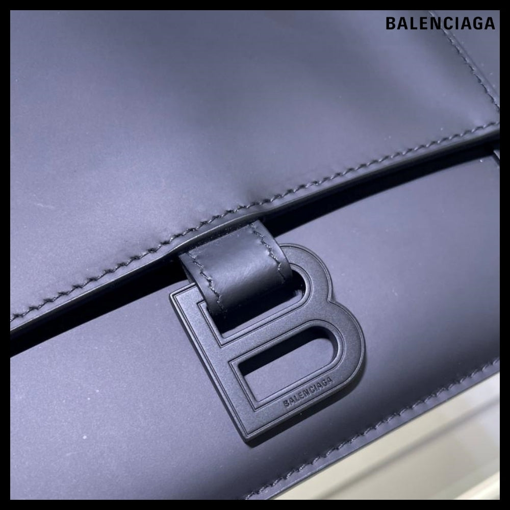 【BALENCIAGA】Hourglass B-Logo Matte Gummy Calf Flap Clutch