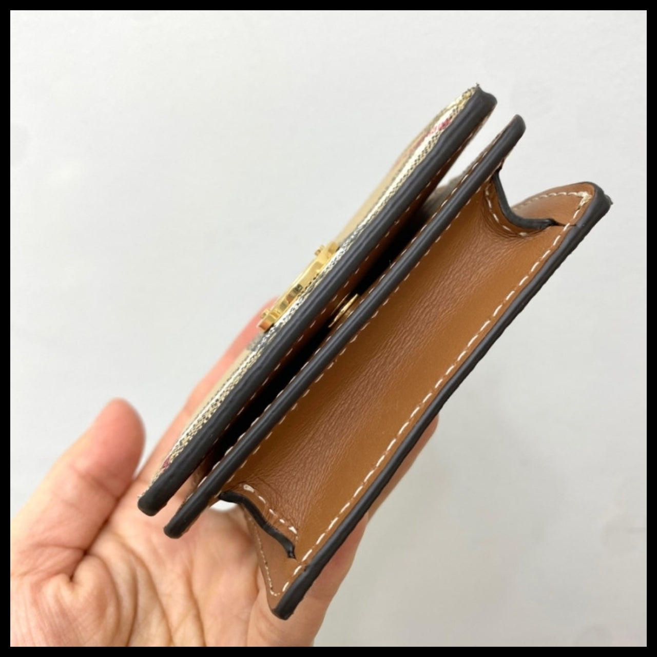 【BURBERRY】Circle Logo Check Coin Pocket Flap Wallet