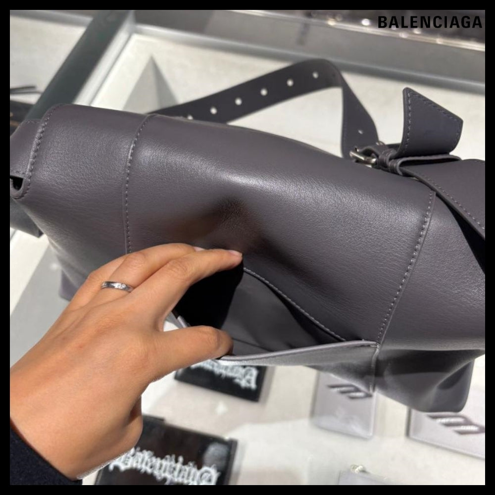 【BALENCIAGA】Downtown Medium Shoulder Bag Grey