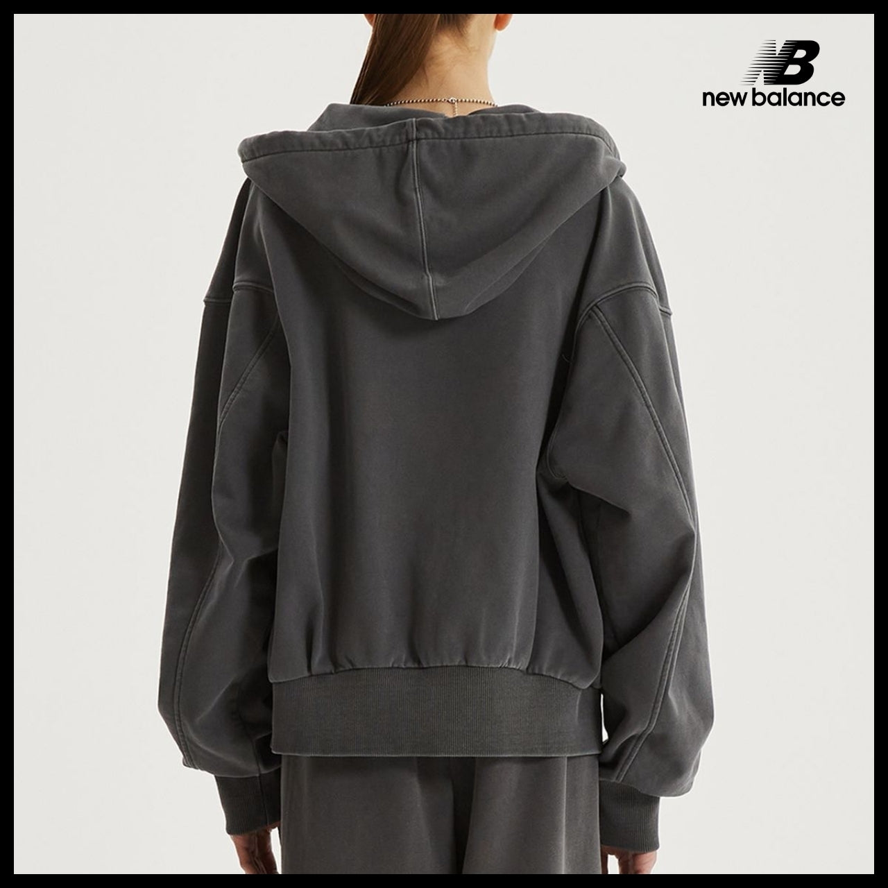 【New Balance】Women Essential Dyeing Hoodie Charcoal