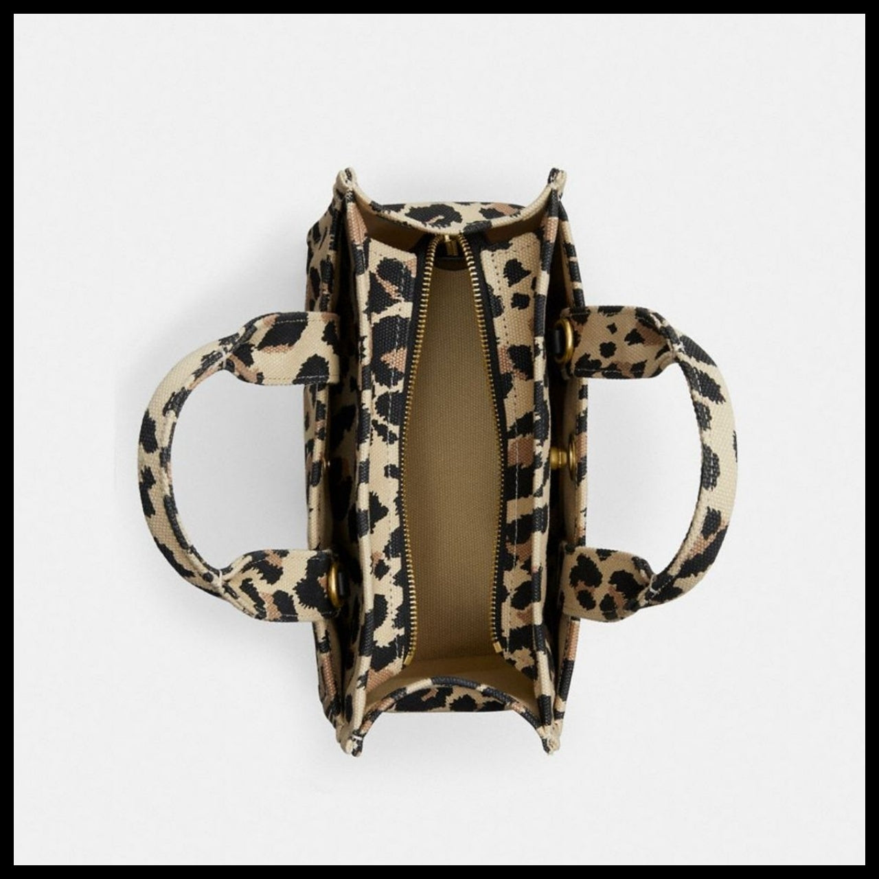 【Coach】Cargo Tote 26 with Leopard Print