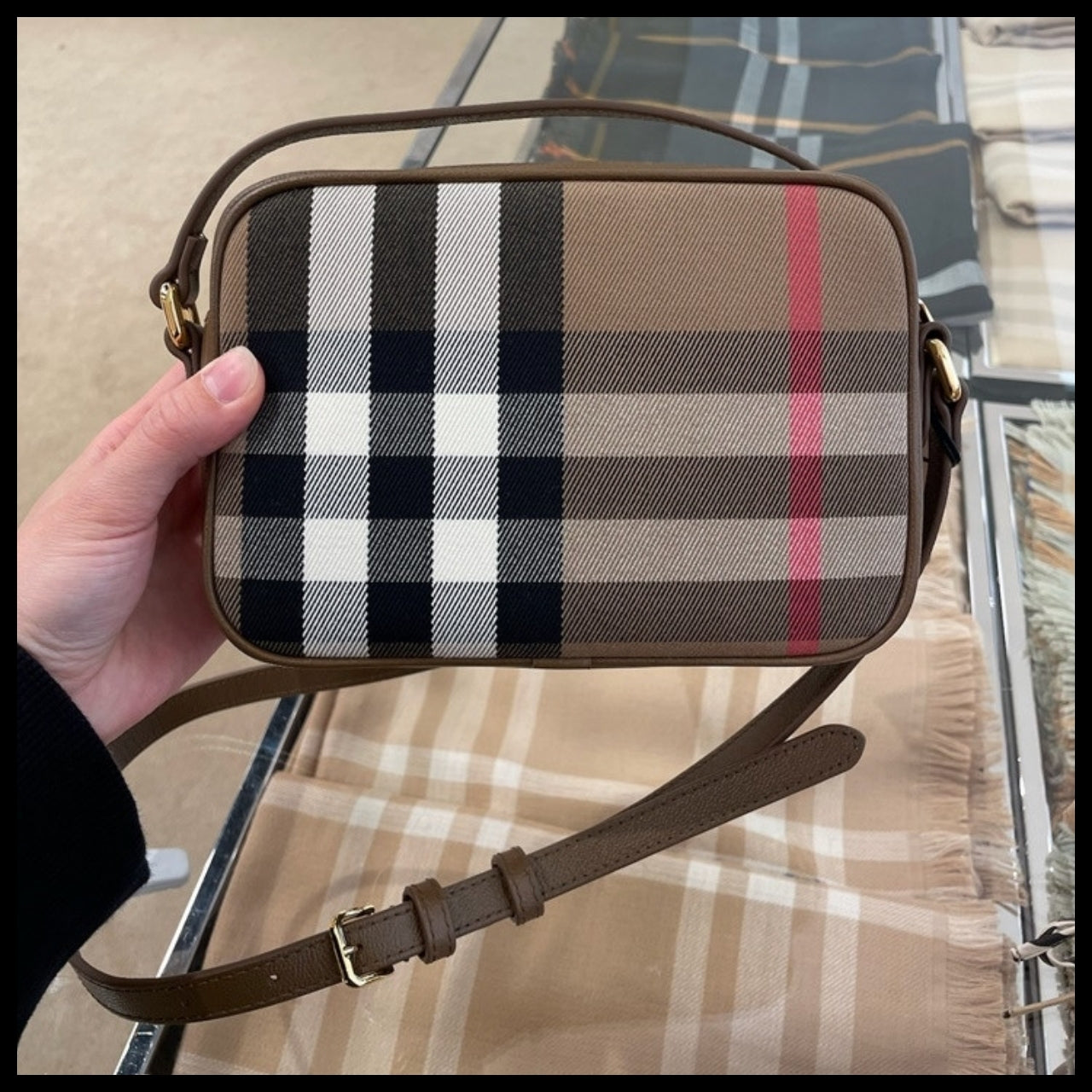 【Burberry】House Check Small Camera Bag