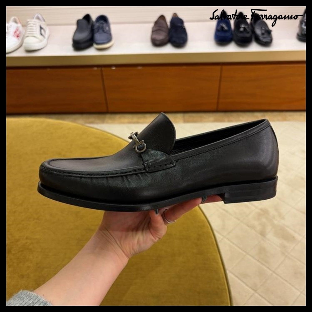 【FERRAGAMO】ROLO 22 GANCINI LEATHER LOAFERS BLACK