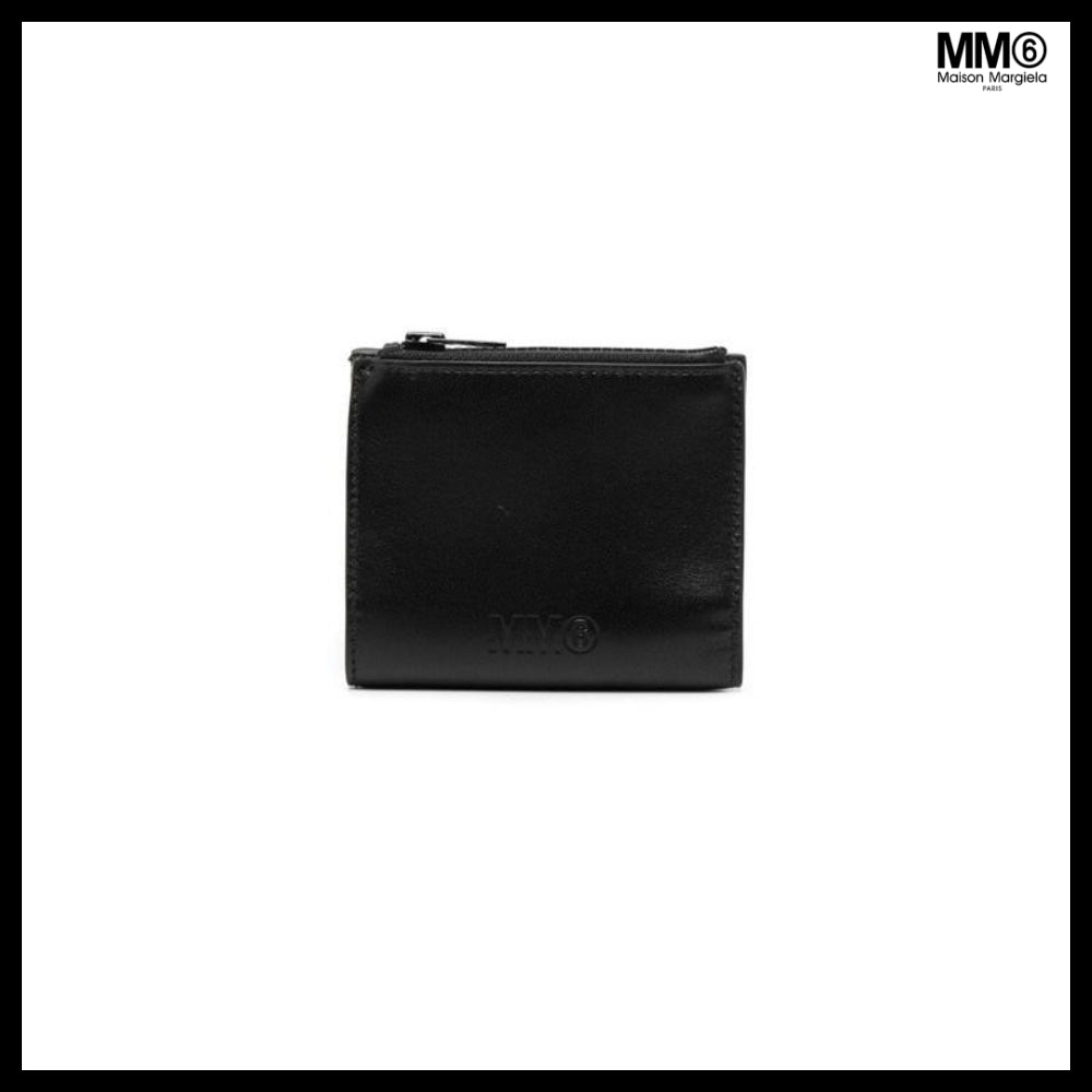 【MM6 MAISON MARGIELA】MM6 Logo Zip Wallet