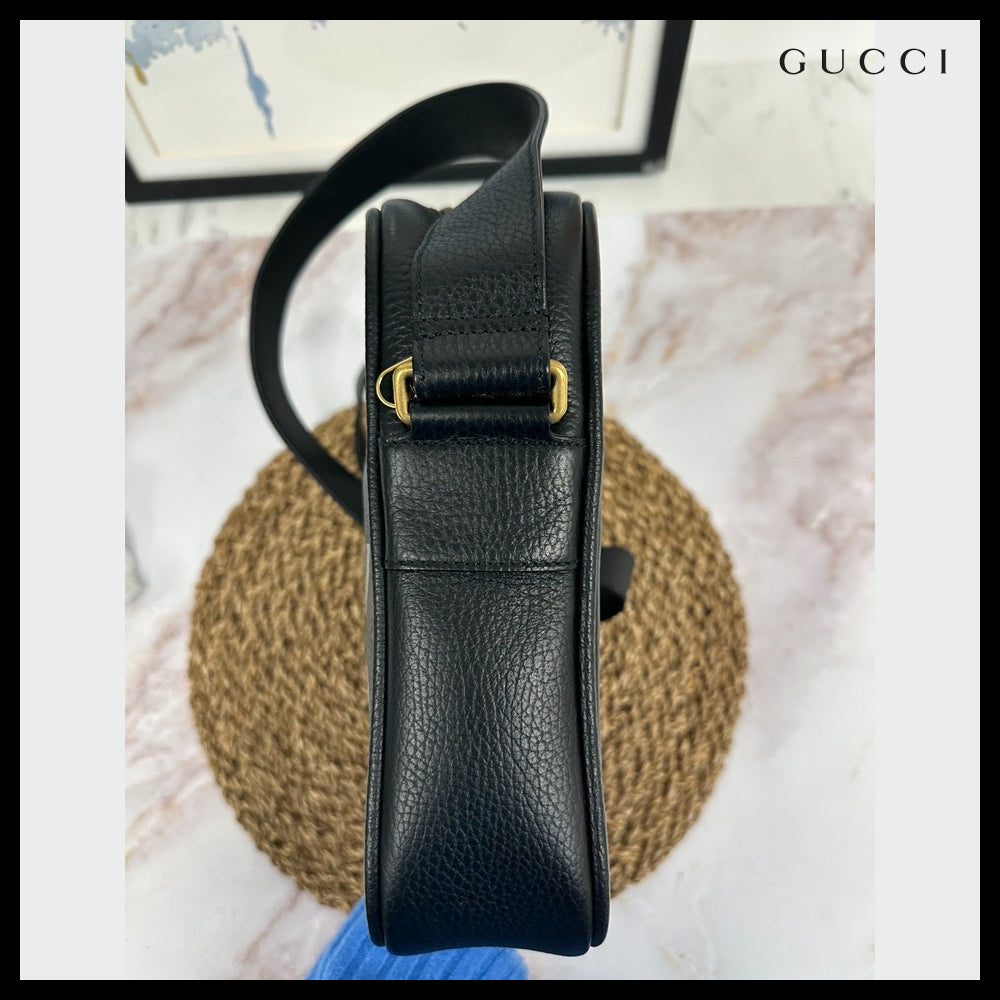 【GUCCI】Vintage Logo Print Leather Messenger Bag Black