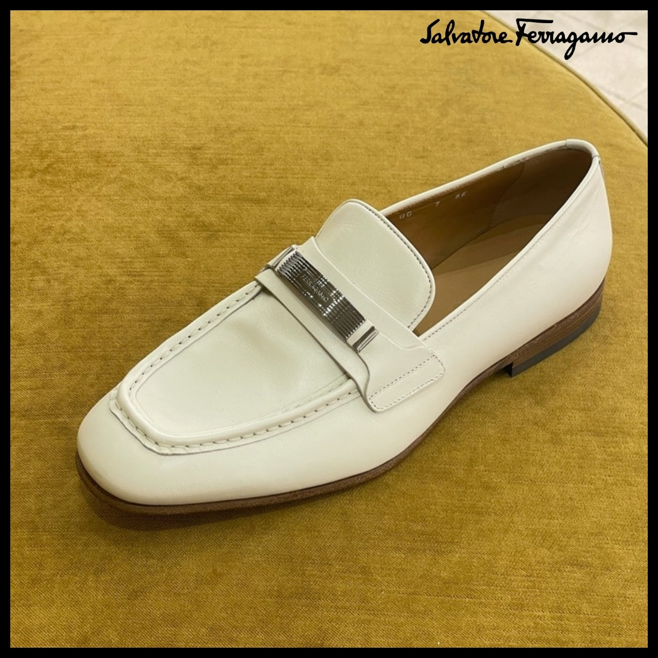【FERRAGAMO】DUMAS SILVER BAR LOAFERS WHITE