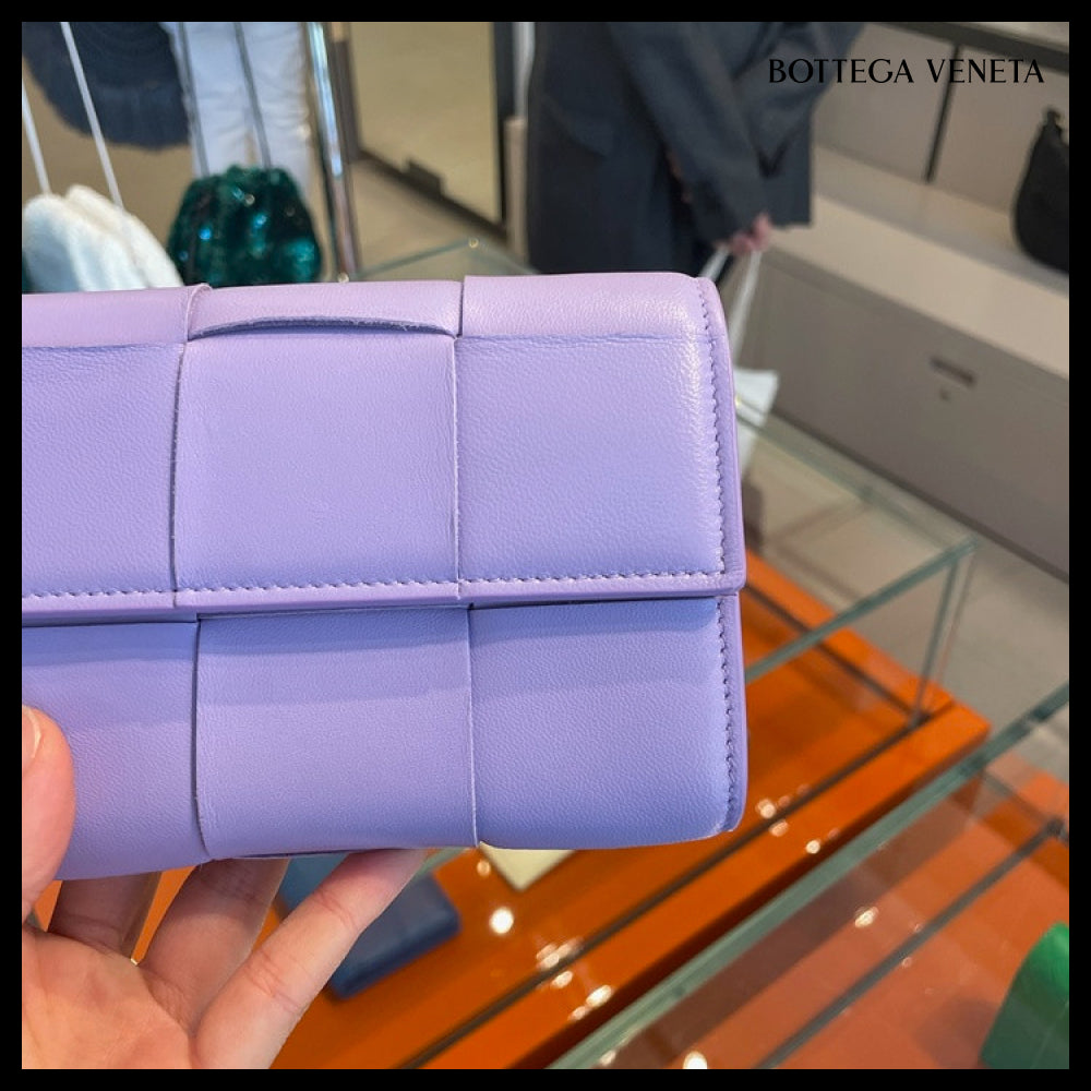 【BOTTEGA VENETA】Intreccio Nappa Calf Flap Wallet WISTERIA