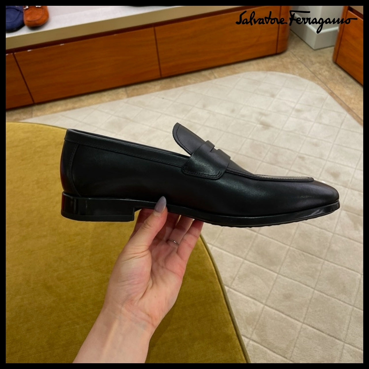 【FERRAGAMO】GRAY LEATHER PENNY LOAFERS BLACK