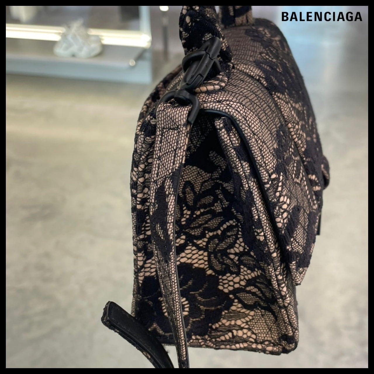【BALENCIAGA】Hourglass XS Handbag “Dentelle” Edition