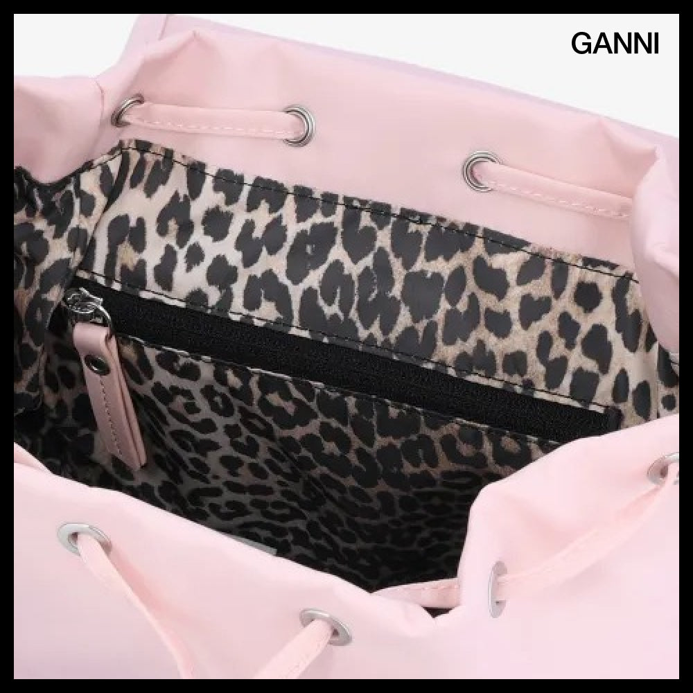 【Ganni】Small Buckey Backpack Chalk Pink