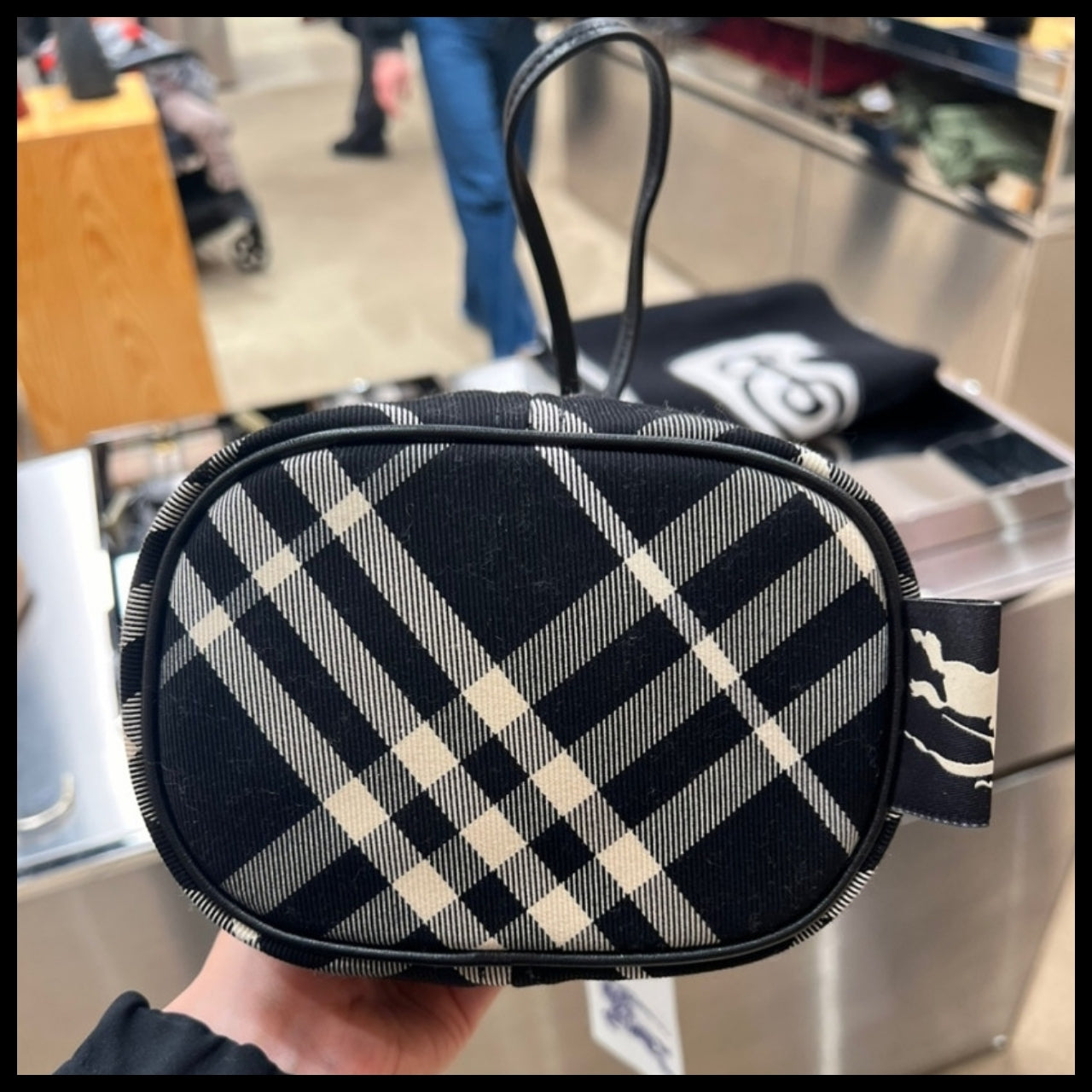 【Burberry】Check Drawstring Bucket Bag