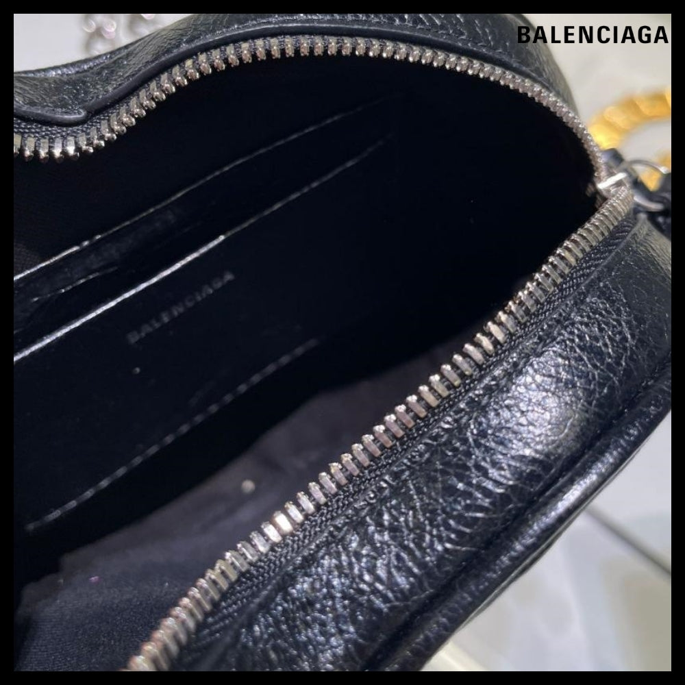 【BALENCIAGA】Le Cagole Heart Chain Mini Crossbody Bag Black