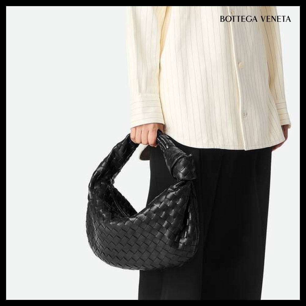 【BOTTEGA VENETA】Leather Jodie Bag Black