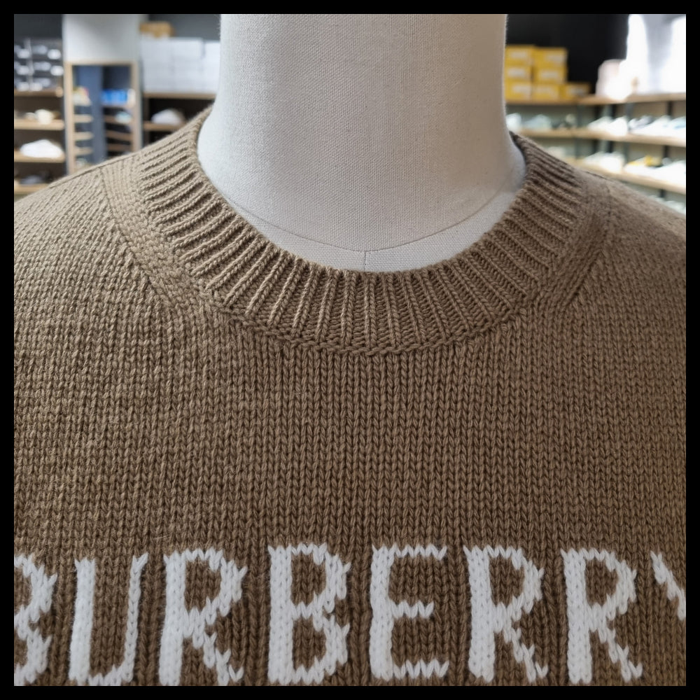 【BURBERRY】Brown knit sweater