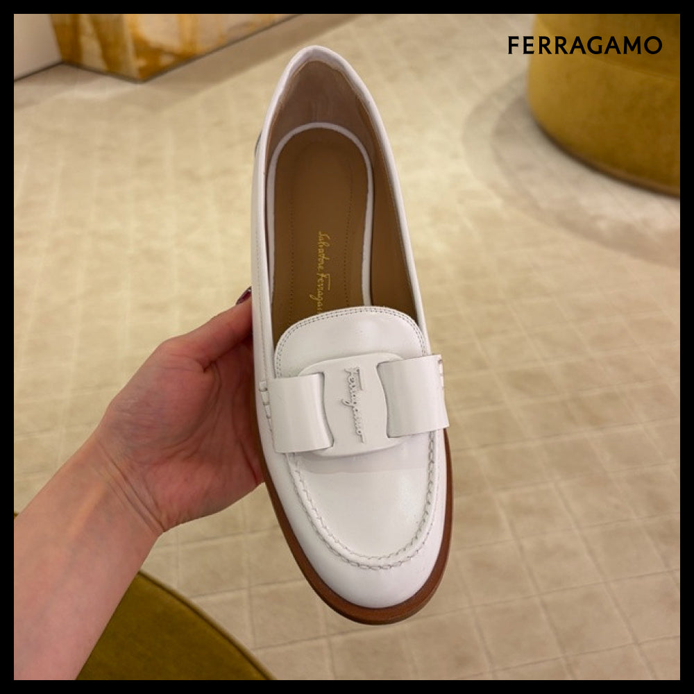 【FERRAGAMO】VIVALDO NEW VARA BOW LEATHER LOAFERS WHITE