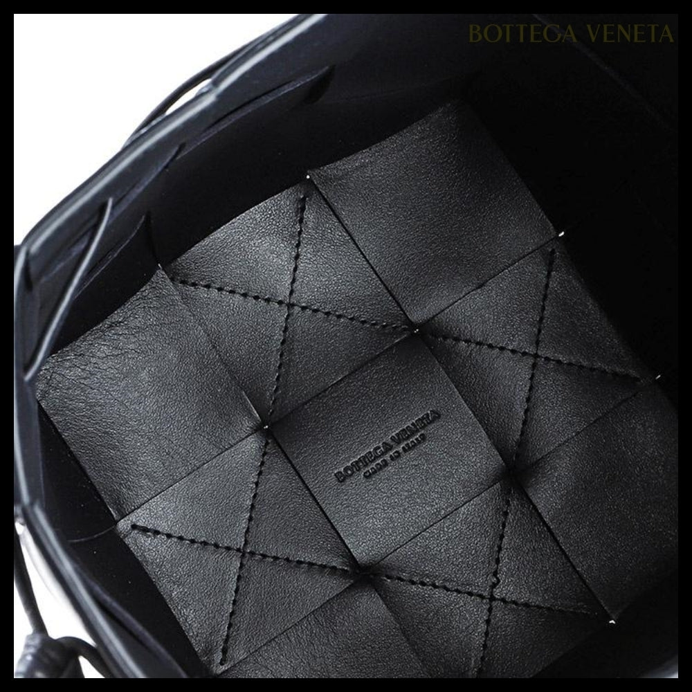 【BOTTEGA VENETA】Small Cassette Bucket Bag Dark Navy