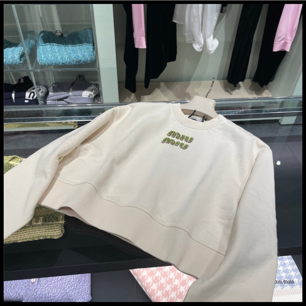 【MiuMiu】ビーズ刺繍ロゴ フェルパコットン スウェットシャツ