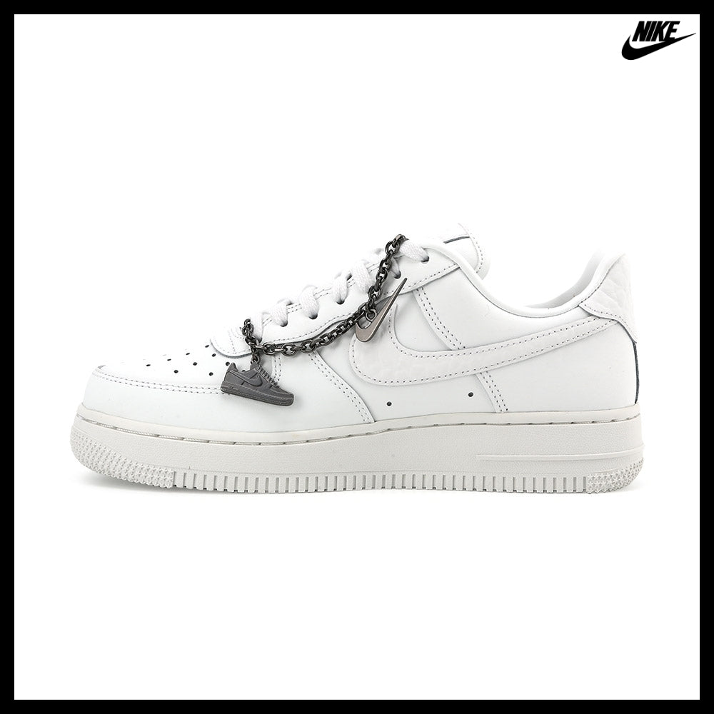 【NIKE】Sneakers Air Force 1 07 Low Classic