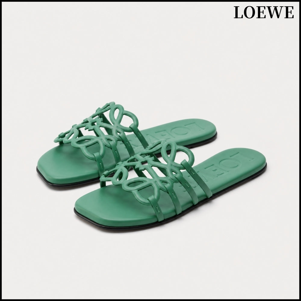 【LOEWE】Petal Anagram Slide in Soft Calfskin