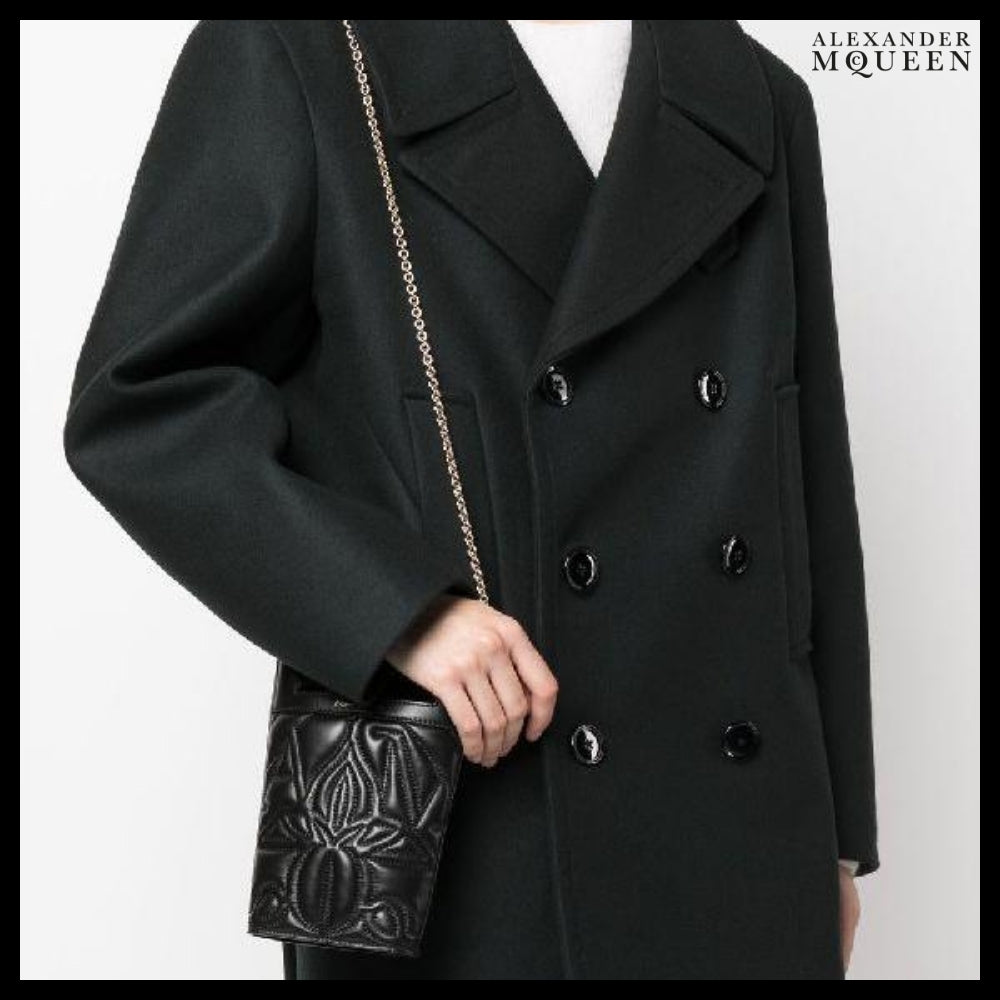【Alexander Mcqueen】Logo Embossed Bow Chain Bag Black